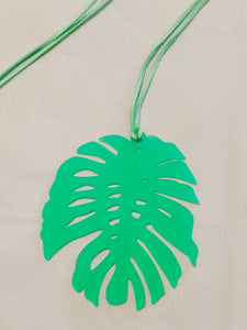 Monstera Deliciosa II Leaf Necklace