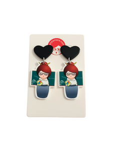 Pendientes Kokeshi profesora
