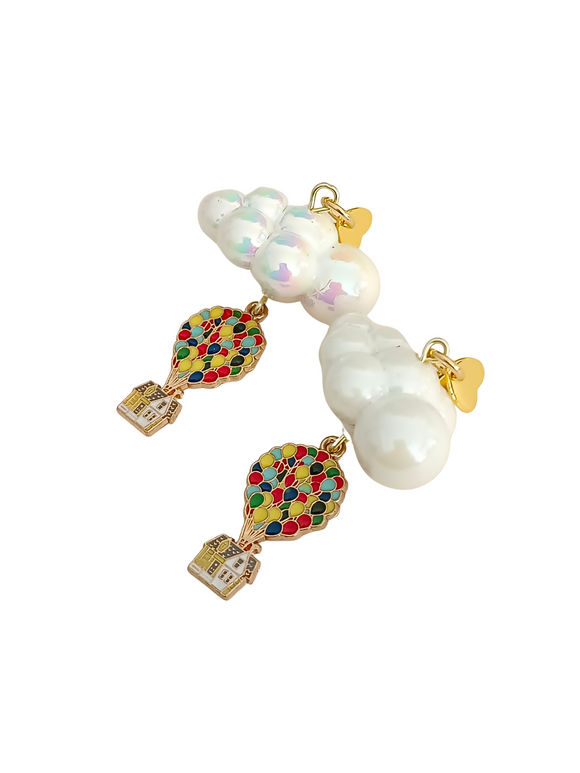 Pendientes Casa de Up y nubes