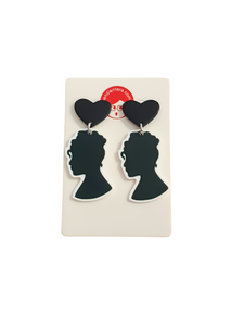 Pendientes Lady Whistledown de Los Bridgerton