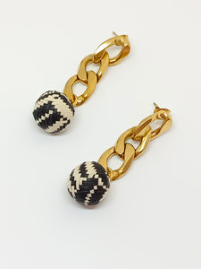 Chain and raffia earrings