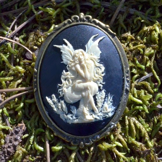 Broche camafeo Hada